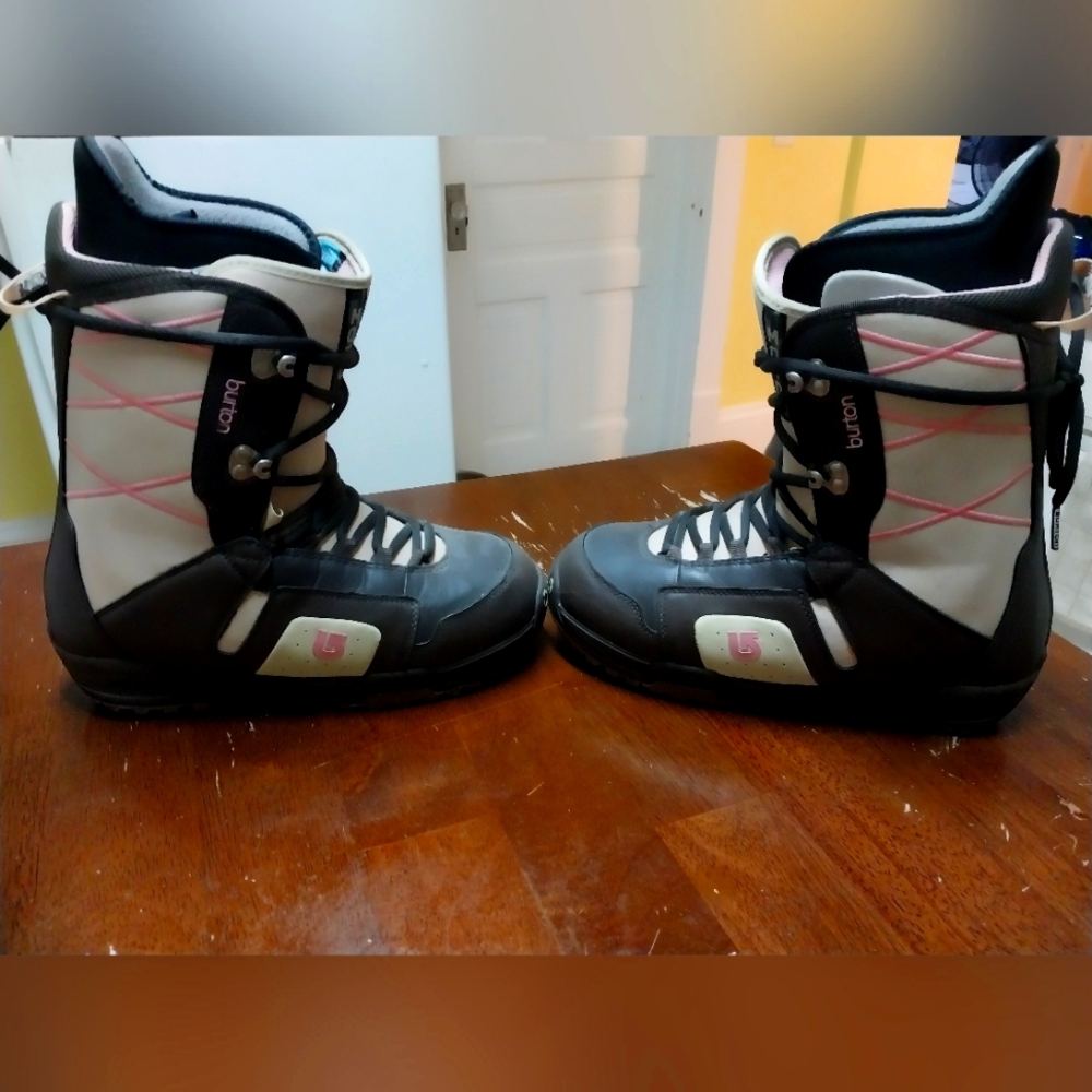 Women's Burton snowboarding boots